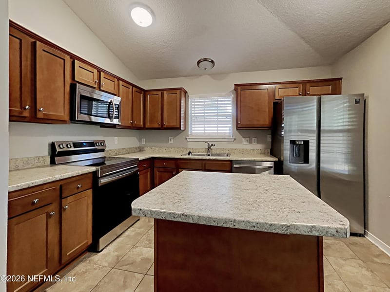 6413 Sarahs View Ct, Jacksonville, FL 32244