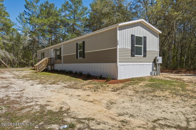 326 Gloria Ave, Interlachen, FL 32148