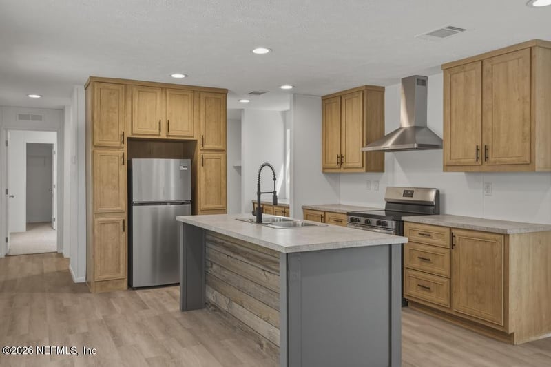 326 Gloria Ave, Interlachen, FL 32148