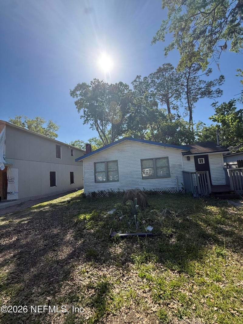 1214 Pangola Dr, Jacksonville, FL 32205