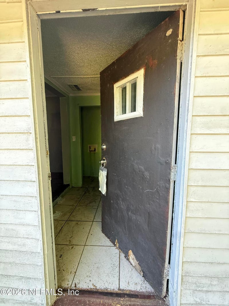 1214 Pangola Dr, Jacksonville, FL 32205