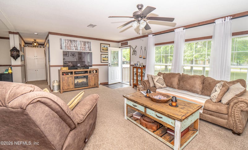 13709 Katie Johnson Ln, Sanderson, FL 32087