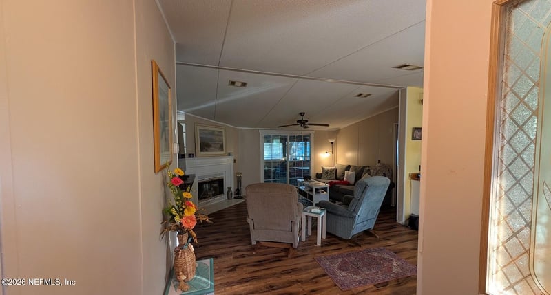 105 Illinois Dr, Satsuma, FL 32189