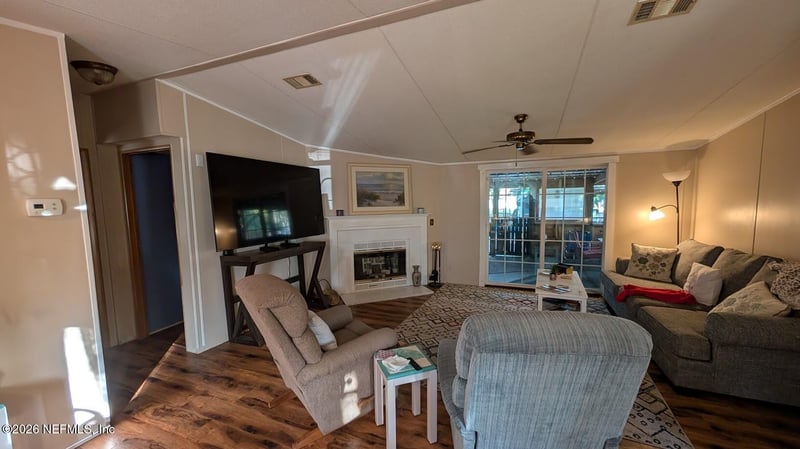 105 Illinois Dr, Satsuma, FL 32189