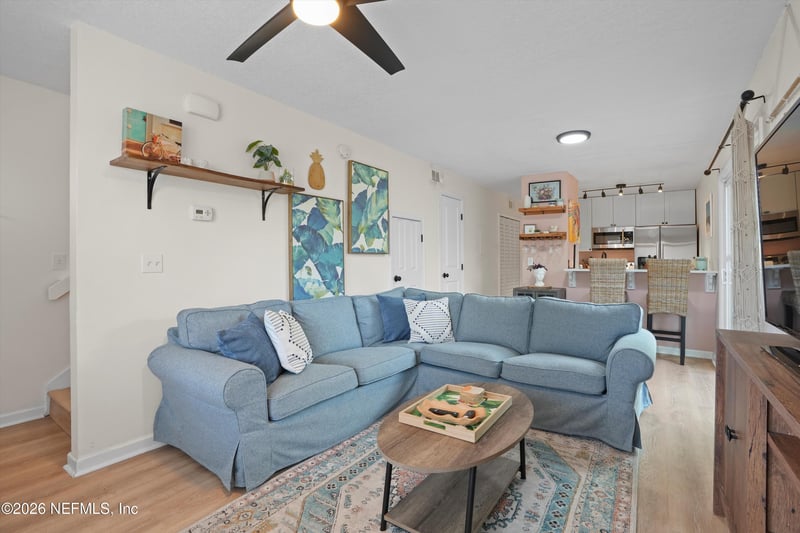 537 6th Ave, Jacksonville Beach, FL 32250