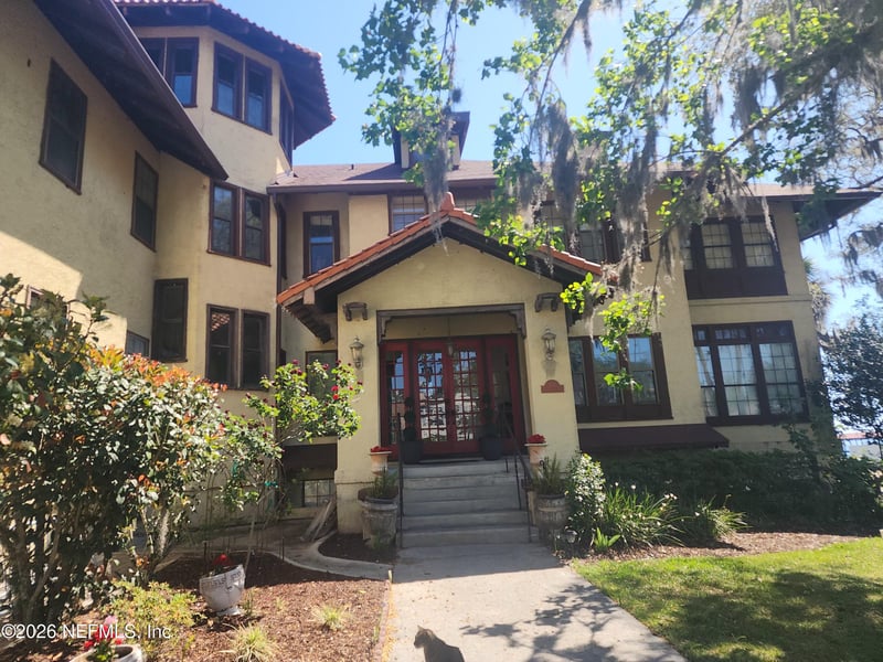 212 St Johns Ave #201, Green Cove Springs, FL 32043