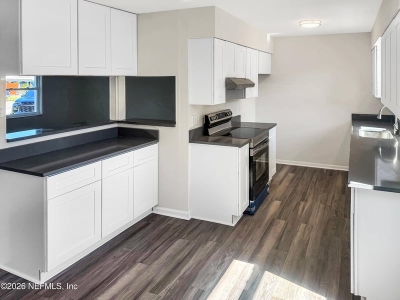 6065 Caprice Dr, Jacksonville, FL 32244