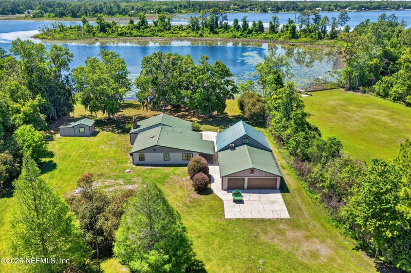 163 Sunny Ln, Pomona Park, FL 32181