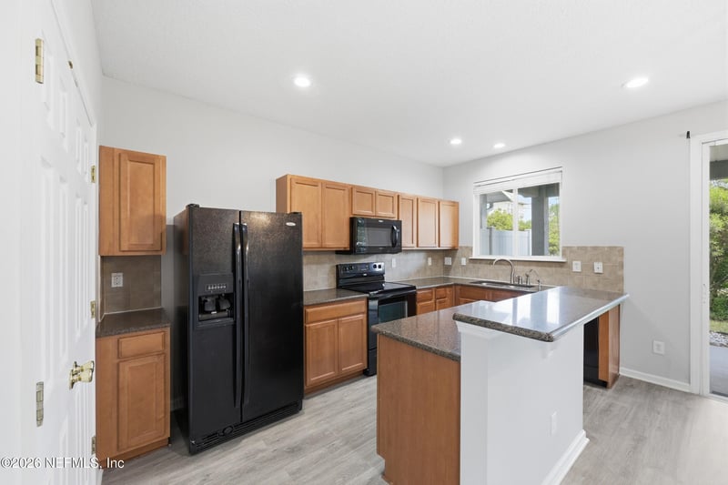 2307 Sunset Bluff Dr, Jacksonville, FL 32216