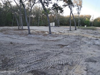 415 Pine Tree Dr, Hollister, FL 32147