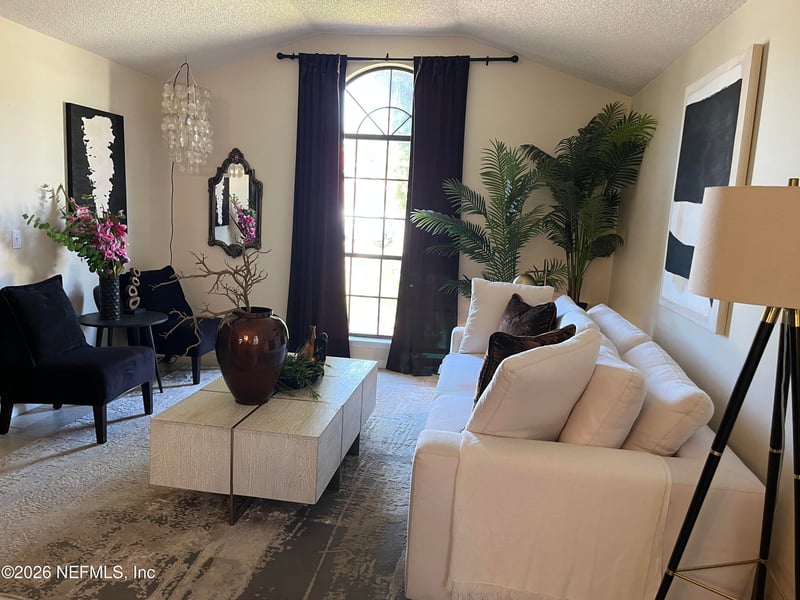 3391 Shauna Oaks Dr, Jacksonville, FL 32277