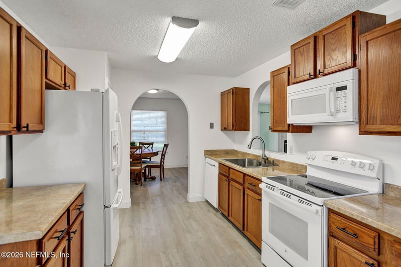 1090 Tolkien Ln, Jacksonville, FL 32225