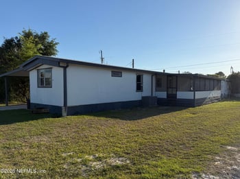 101 Golf Course St, Crescent City, FL 32112
