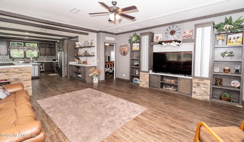 23221 Hassie Johns Rd, Sanderson, FL 32087