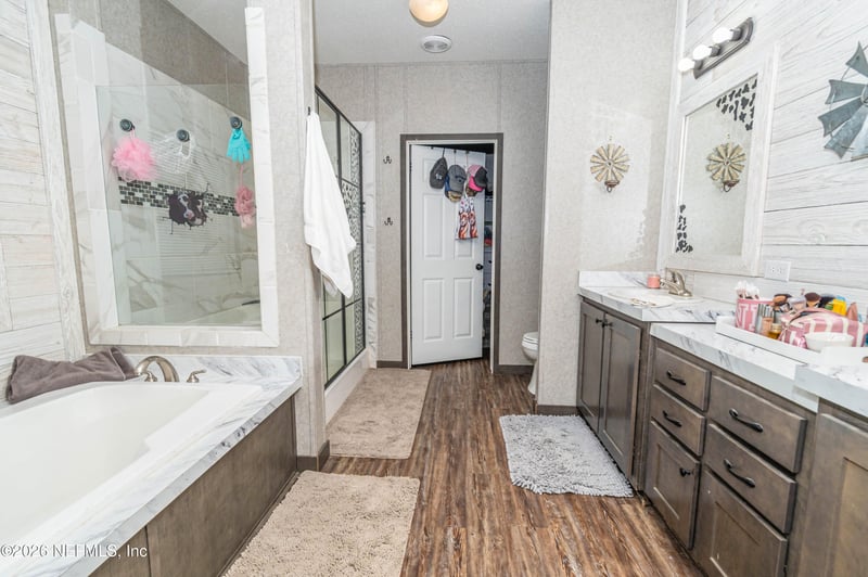 23221 Hassie Johns Rd, Sanderson, FL 32087