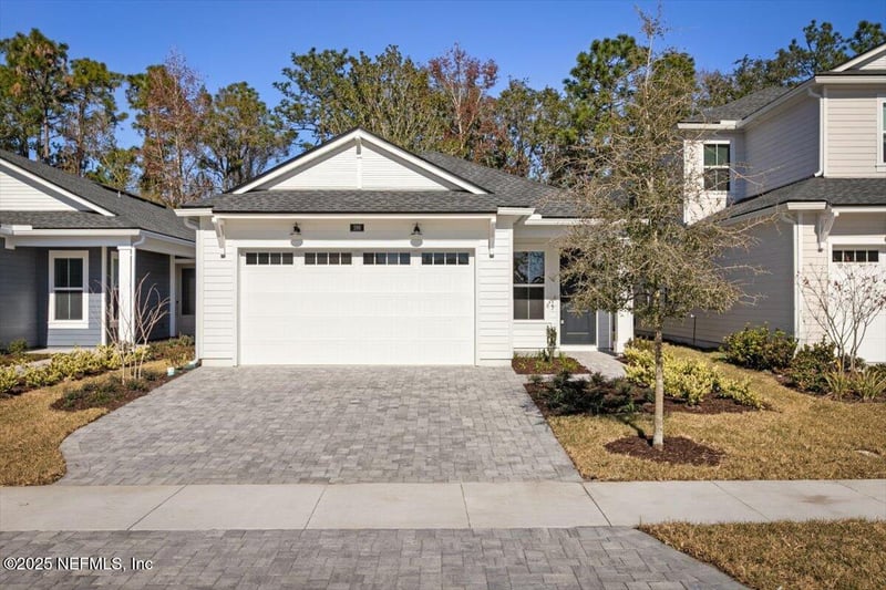 196 Zephyr Dr, St Johns, FL 32259