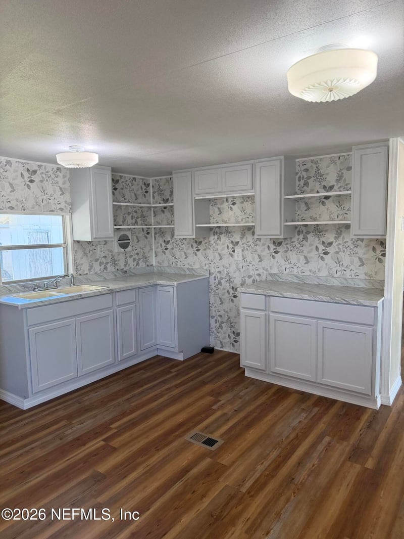 101 Golf Course St, Crescent City, FL 32112