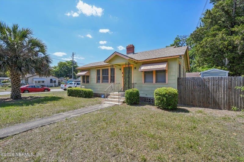 395 Duray Ct, Jacksonville, FL 32208