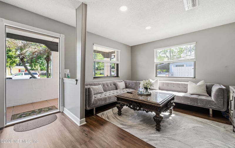 5534 Fargo Dr, Jacksonville, FL 32207