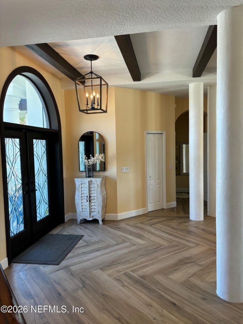 134 Island View Dr, Indian Lake Estates, FL 32937