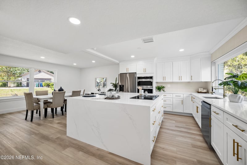 1811 Twelve Oaks Ln, Neptune Beach, FL 32266