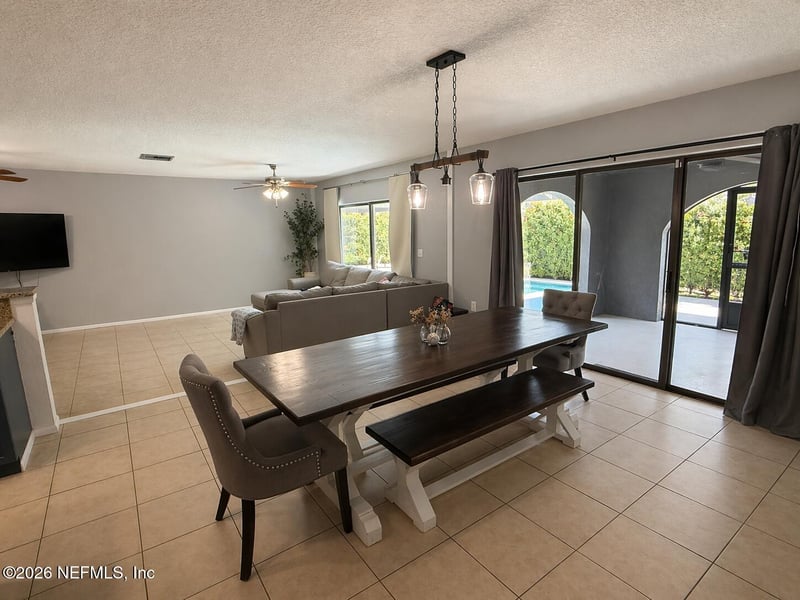 1291 Raleigh Ct, Tarpon Springs, FL 34689