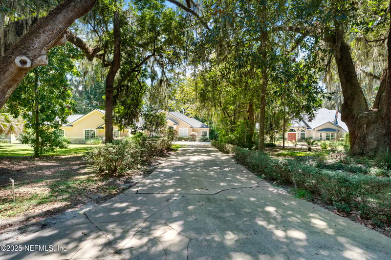 686 Frederic Dr, Fleming Island, FL 32003