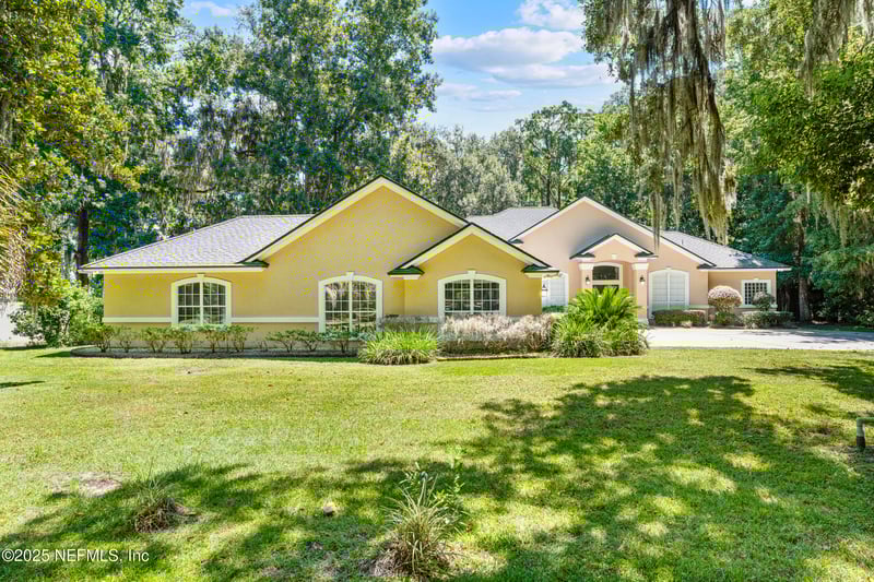 686 Frederic Dr, Fleming Island, FL 32003