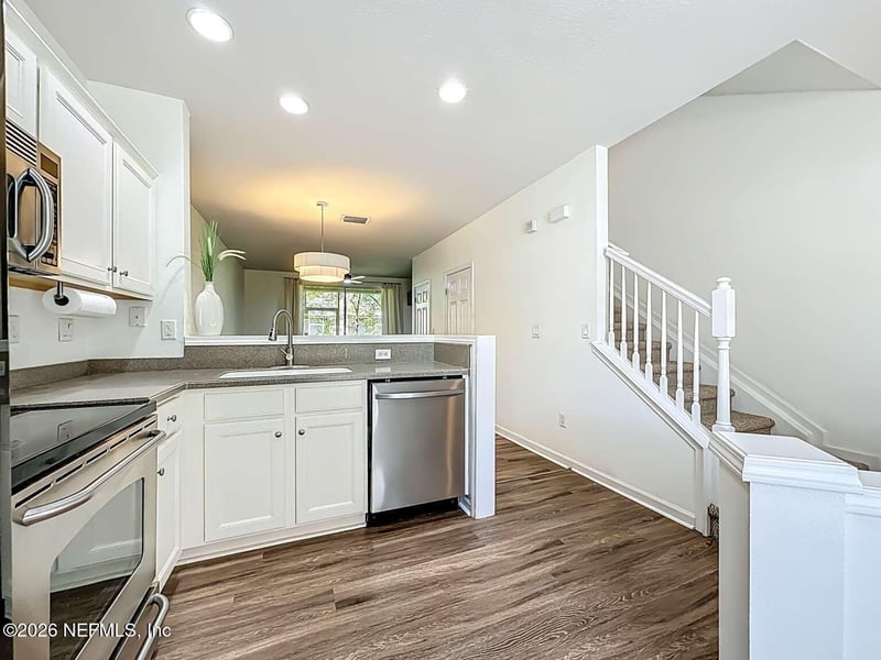 8107 Summer Point Ct, Jacksonville, FL 32256