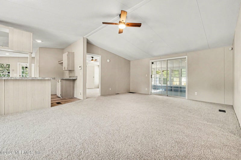 145 Dawson Dr, Interlachen, FL 32148