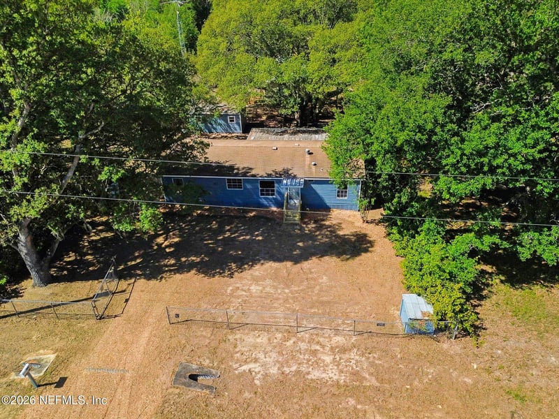 145 Dawson Dr, Interlachen, FL 32148