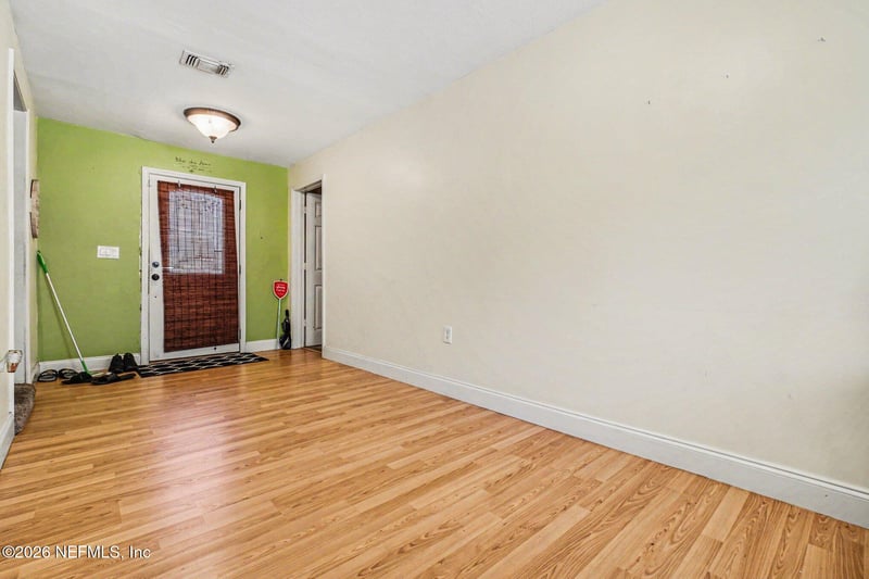 527 Oglethorpe Rd, Jacksonville, FL 32216