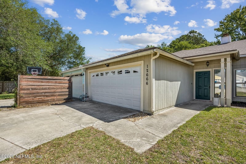 12666 Enchanted Hollow Dr, Jacksonville, FL 32225