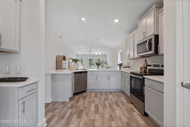 8303 Helmsley Blvd, Jacksonville, FL 32219