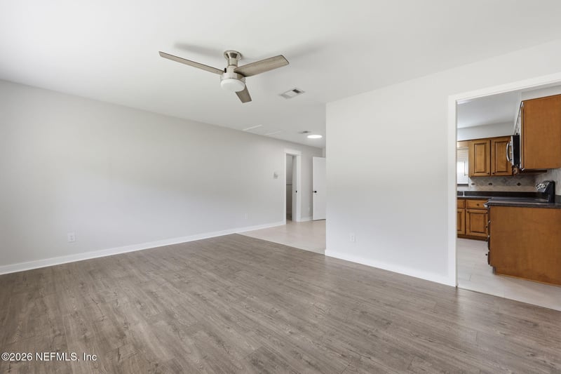 2904 Loran Dr, Jacksonville, FL 32216