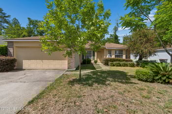 9043 Rockpond Meadows Dr, Jacksonville, FL 32221