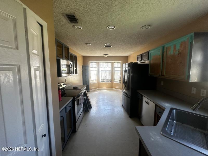 3122 Wavering Ln, Middleburg, FL 32068