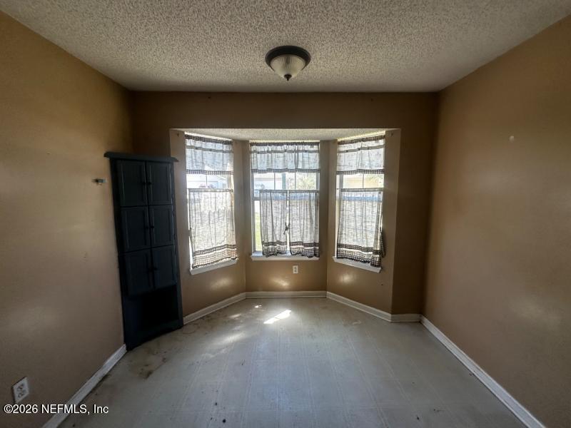 3122 Wavering Ln, Middleburg, FL 32068