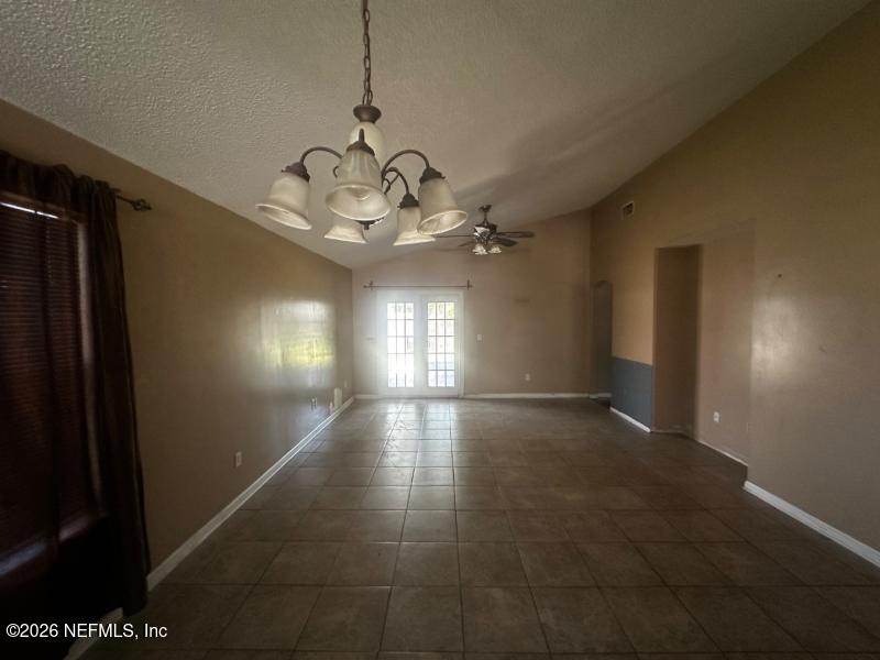 3122 Wavering Ln, Middleburg, FL 32068