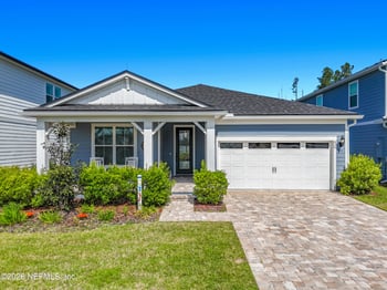 426 Hawthorn Park Cir, Yulee, FL 32097
