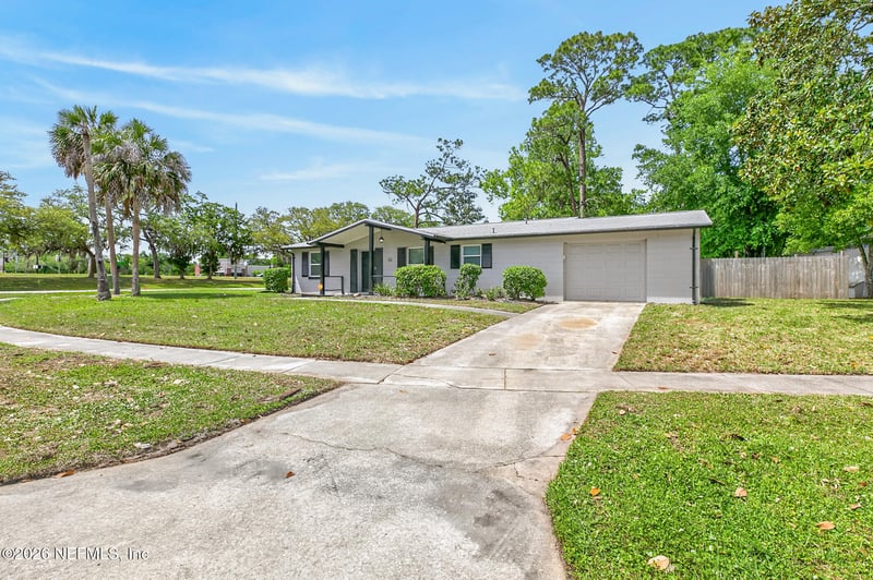 50 Phoenetia Dr, St Augustine, FL 32086