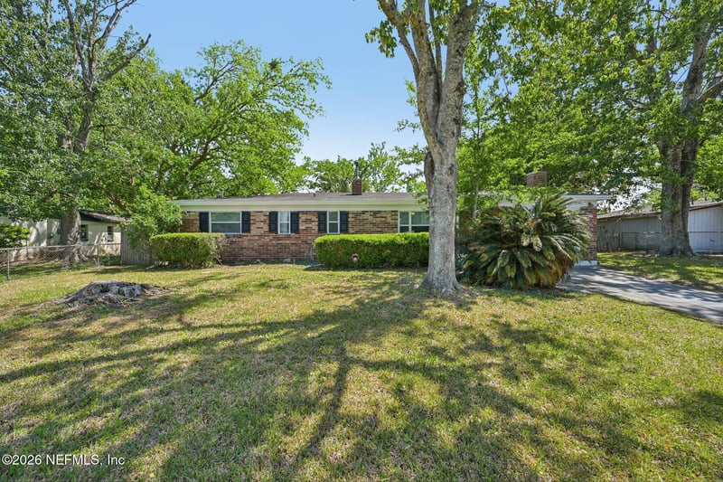 8032 Lourdes Dr, Jacksonville, FL 32210