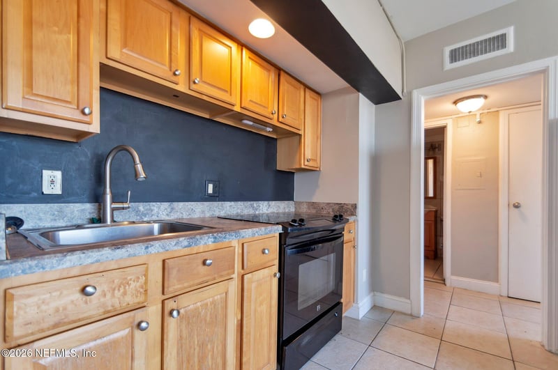 311 Ashley St #806, Jacksonville, FL 32204