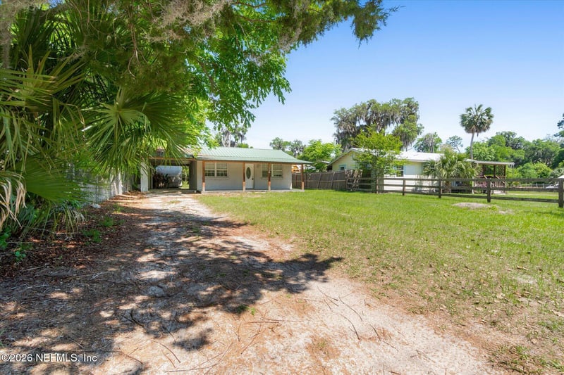 116 Oakland Ave, San Mateo, FL 32187