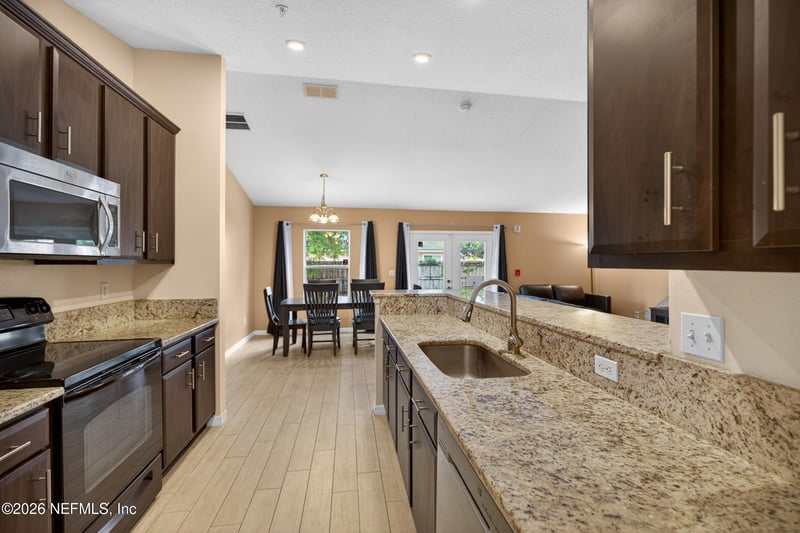 6413 Rising Sun Dr, Jacksonville, FL 32218