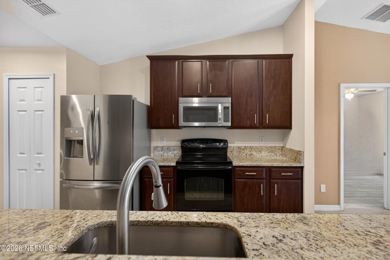 6413 Rising Sun Dr, Jacksonville, FL 32218