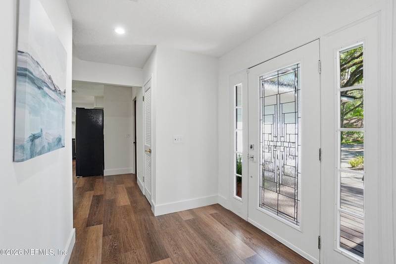 355 19th St, Atlantic Beach, FL 32233