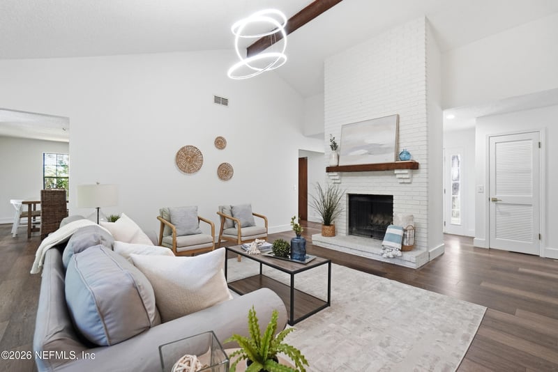 355 19th St, Atlantic Beach, FL 32233