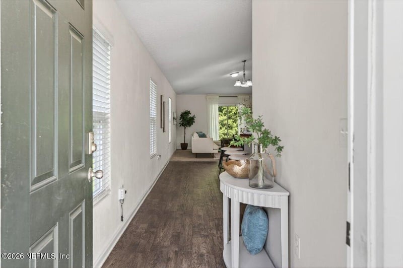 7940 Meadow Walk Ln, Jacksonville, FL 32256