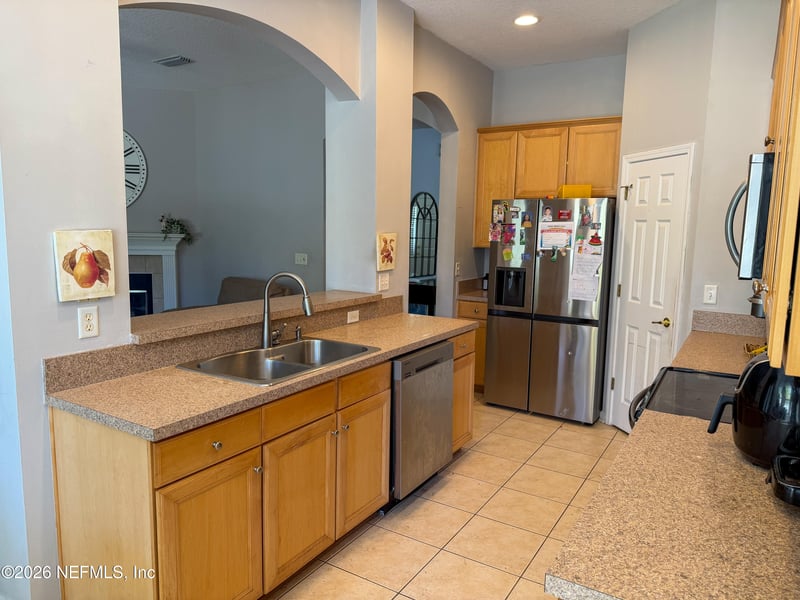 1148 Candlebark Dr, Jacksonville, FL 32225